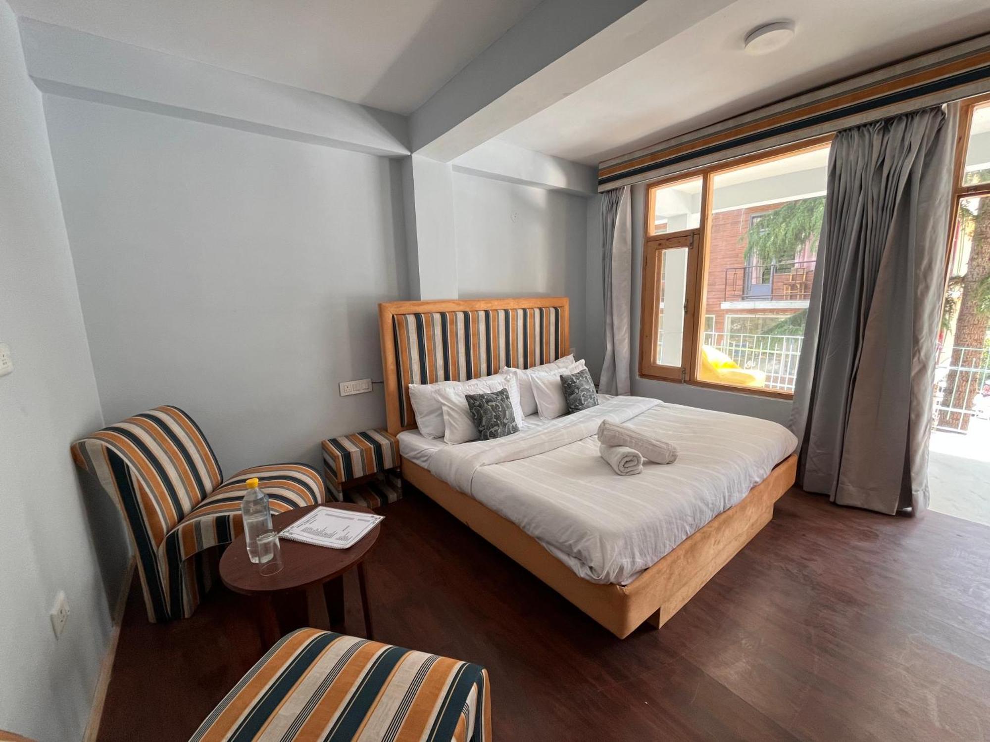 Hotel English Rose, #Personal Parking, #Petfriendly, #Garden, #Bonfire Under The Stars Manāli エクステリア 写真