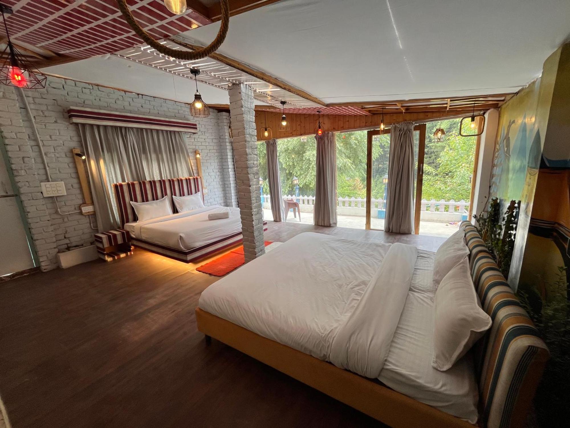 Hotel English Rose, #Personal Parking, #Petfriendly, #Garden, #Bonfire Under The Stars Manāli エクステリア 写真