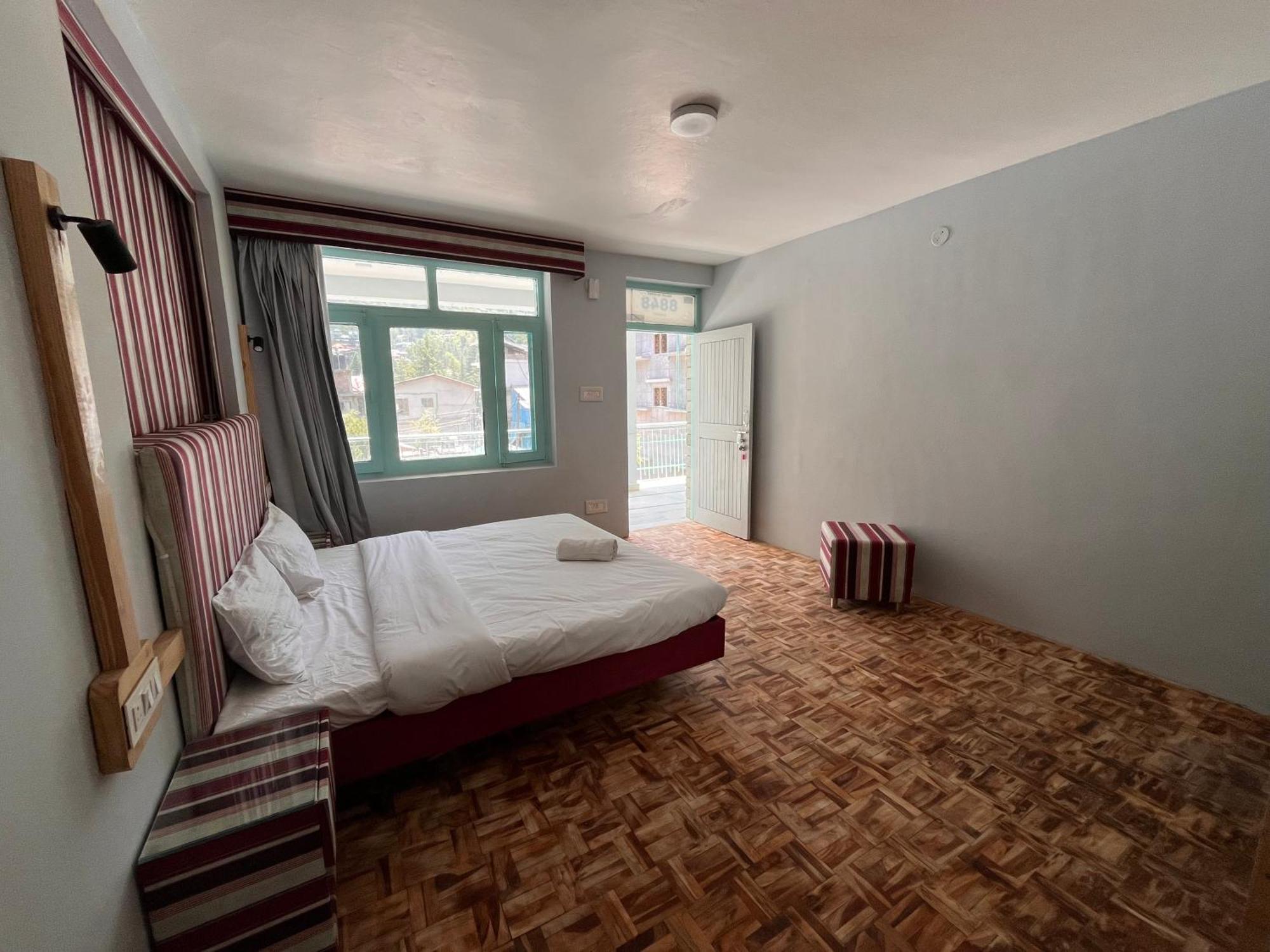 Hotel English Rose, #Personal Parking, #Petfriendly, #Garden, #Bonfire Under The Stars Manāli エクステリア 写真