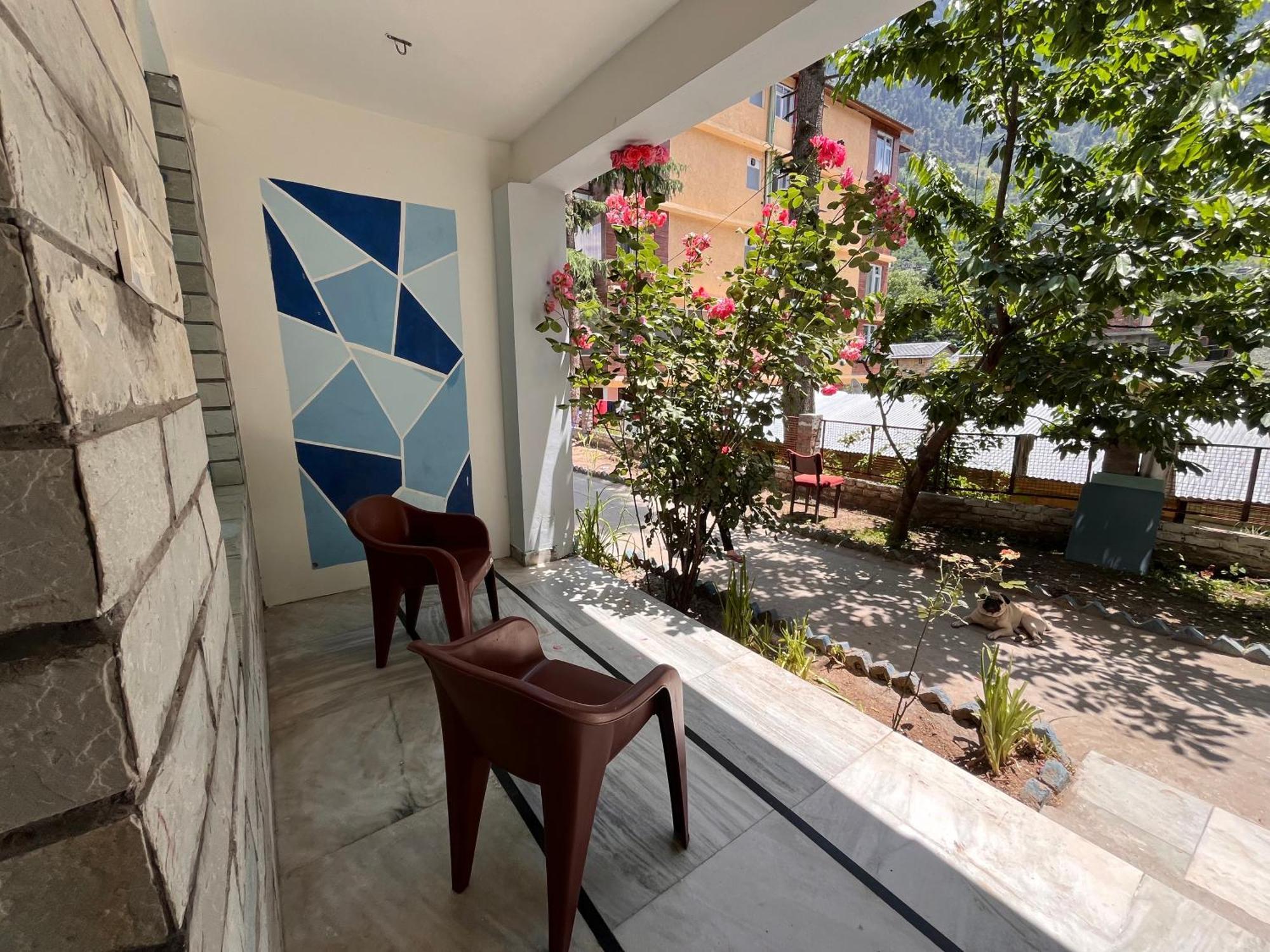 Hotel English Rose, #Personal Parking, #Petfriendly, #Garden, #Bonfire Under The Stars Manāli エクステリア 写真