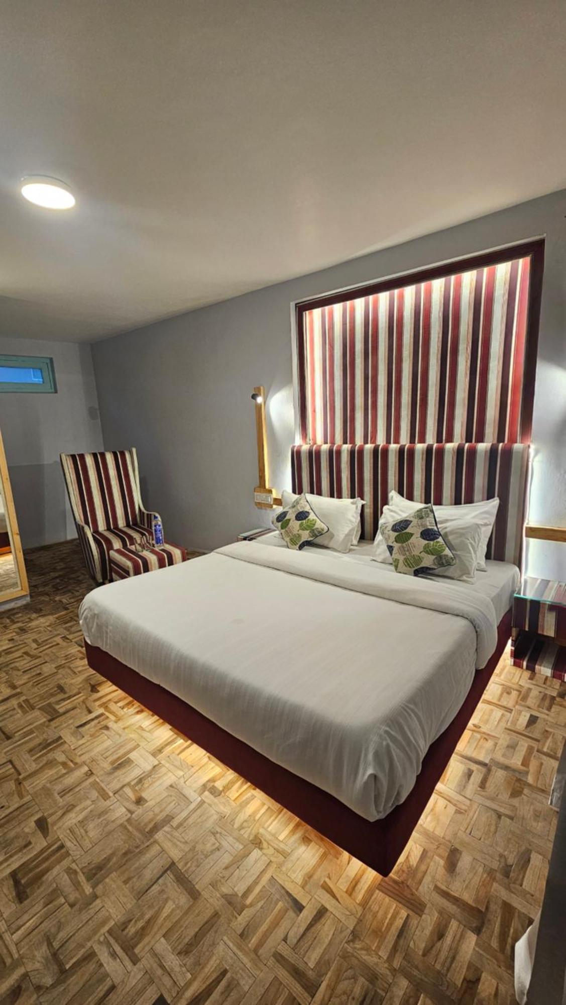 Hotel English Rose, #Personal Parking, #Petfriendly, #Garden, #Bonfire Under The Stars Manāli エクステリア 写真