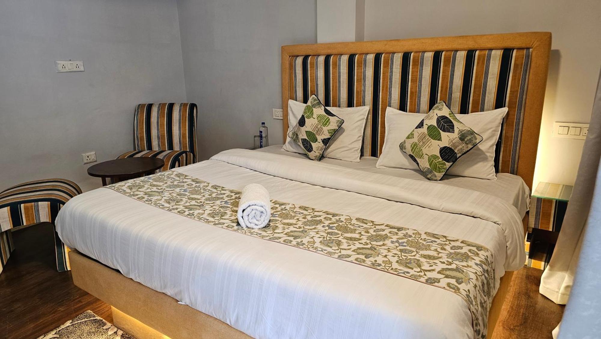 Hotel English Rose, #Personal Parking, #Petfriendly, #Garden, #Bonfire Under The Stars Manāli エクステリア 写真