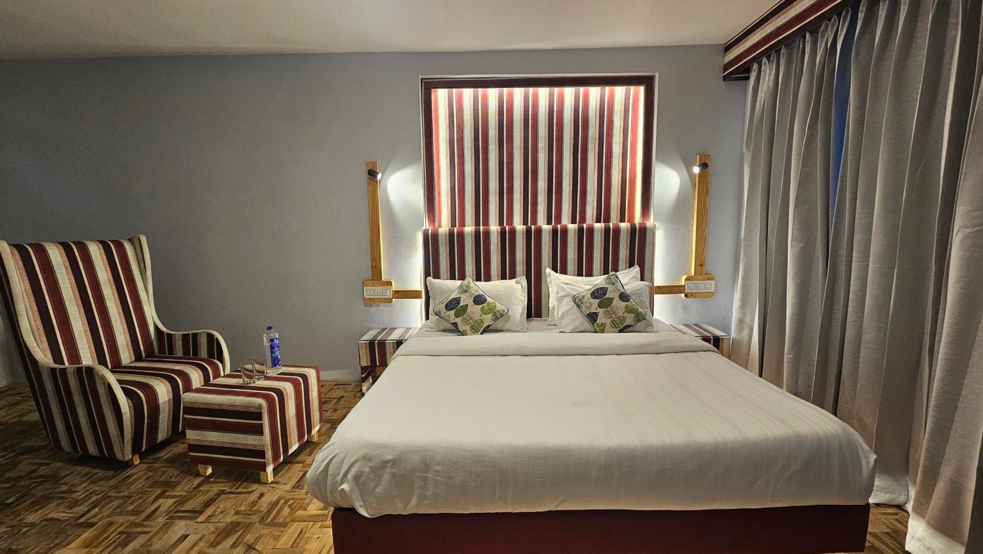 Hotel English Rose, #Personal Parking, #Petfriendly, #Garden, #Bonfire Under The Stars Manāli エクステリア 写真