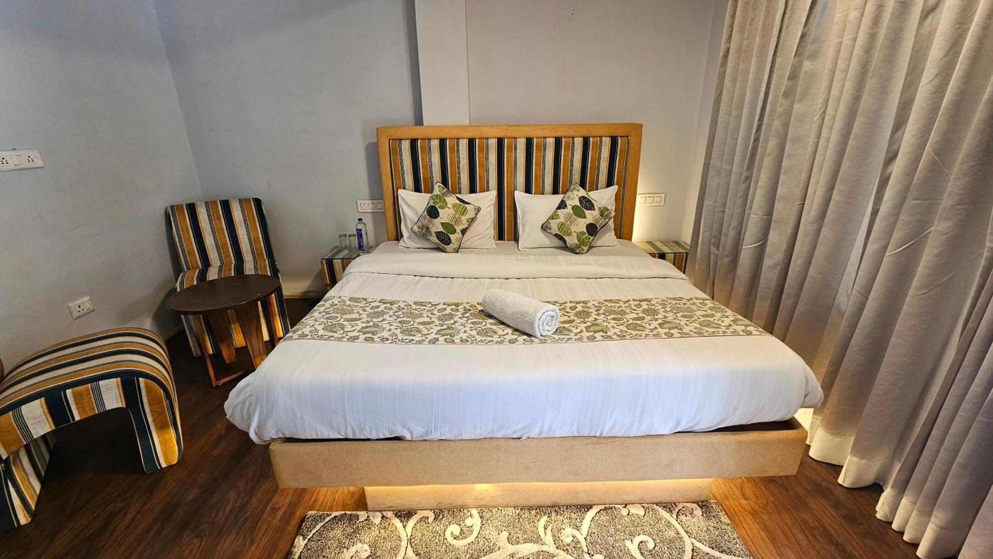 Hotel English Rose, #Personal Parking, #Petfriendly, #Garden, #Bonfire Under The Stars Manāli エクステリア 写真