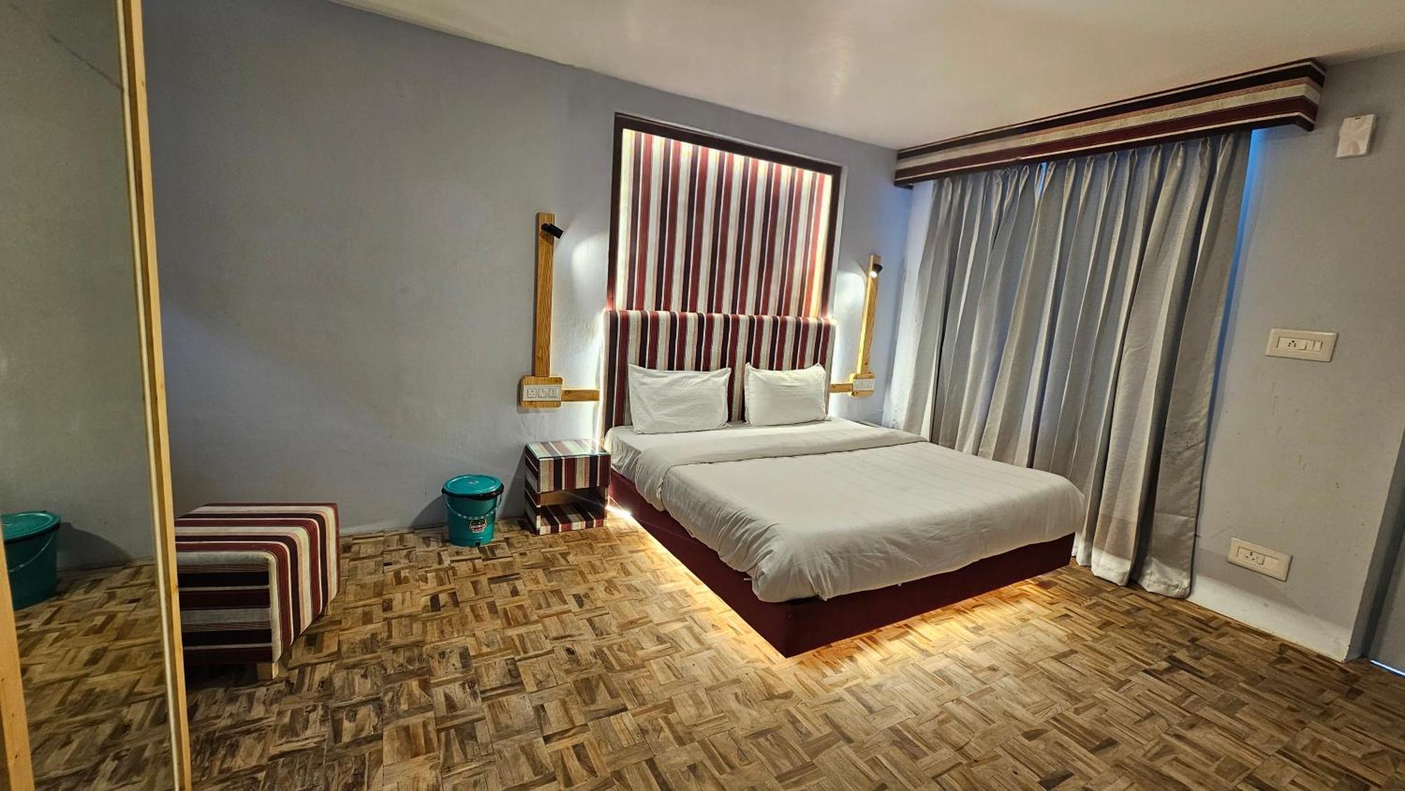 Hotel English Rose, #Personal Parking, #Petfriendly, #Garden, #Bonfire Under The Stars Manāli エクステリア 写真